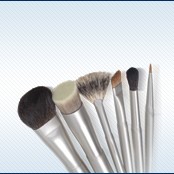 Makeup brushes and makeup brush sets